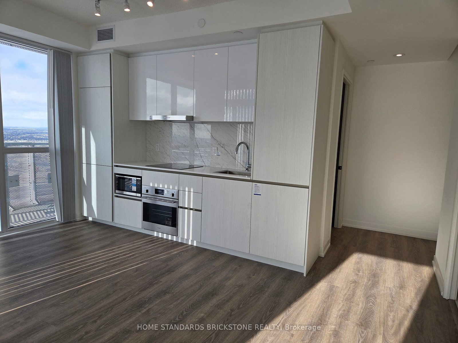 8-interchange-way-vaughan-ontario-n12870792