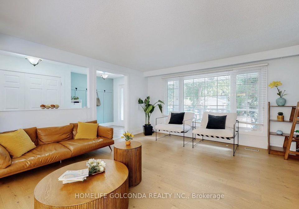 54-senator-reesors-drive-markham-ontario-n12870986