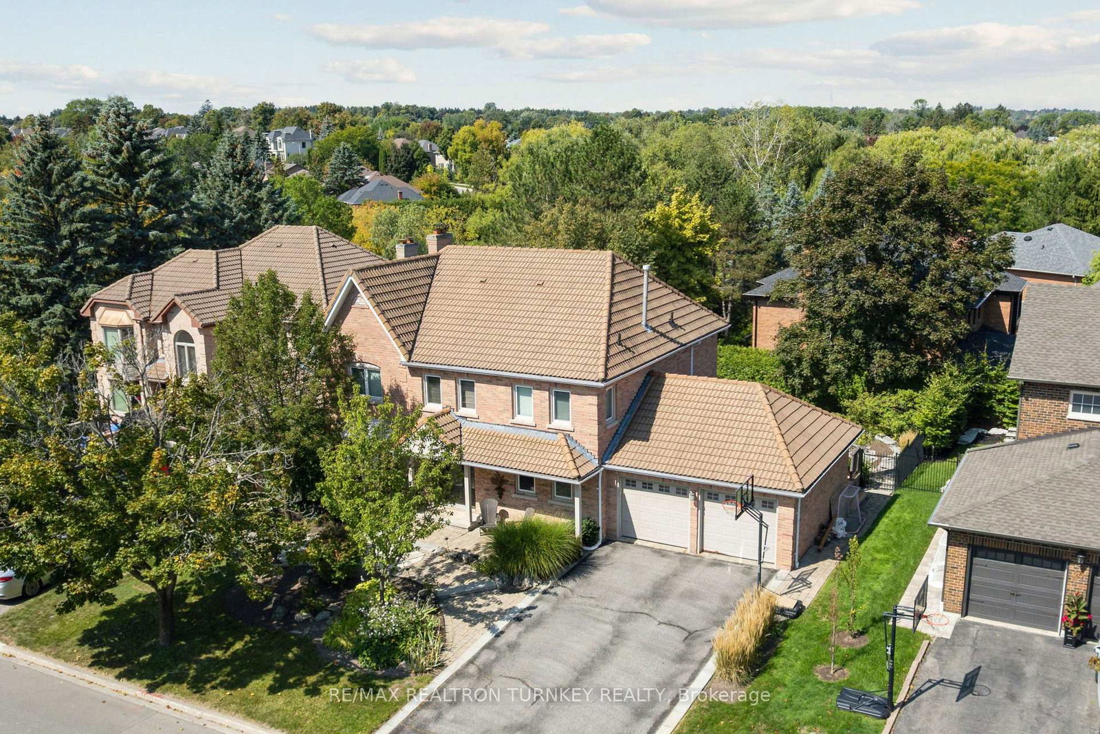 22-trillium-drive-aurora-ontario-n12871372