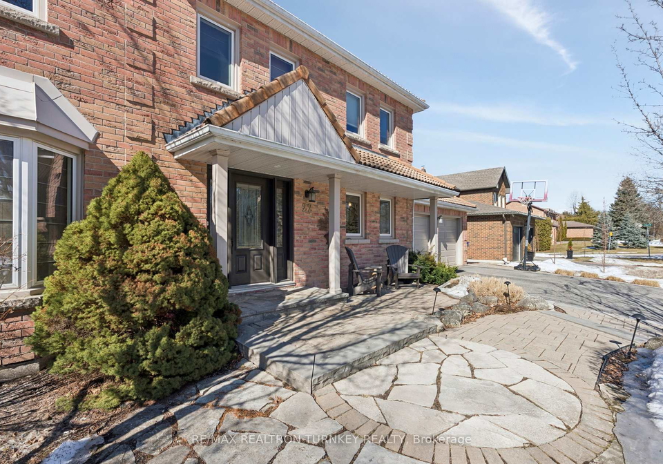 22-trillium-drive-aurora-ontario-n12871372