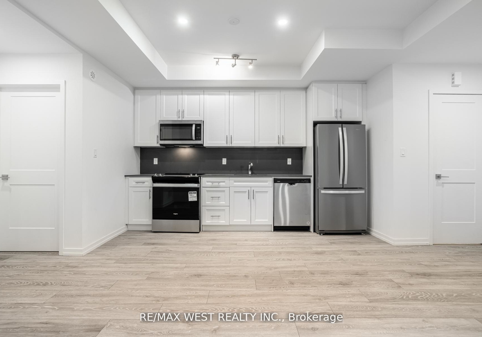 20-lytham-green-circle-newmarket-ontario-n12871710