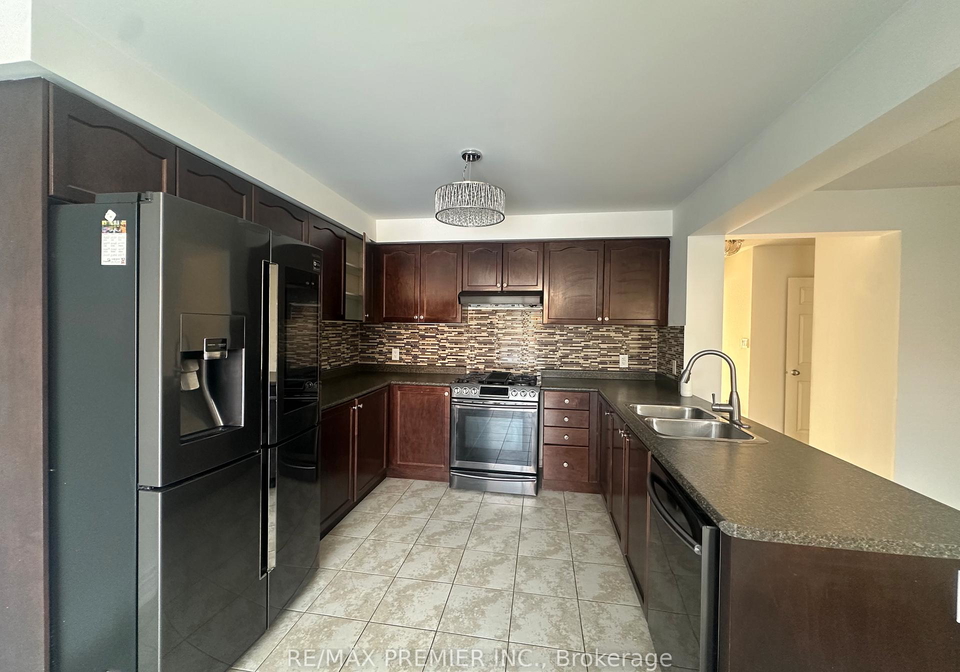 240-armstrong-crescent-bradford-west-gwillimbury-ontario-n12872598