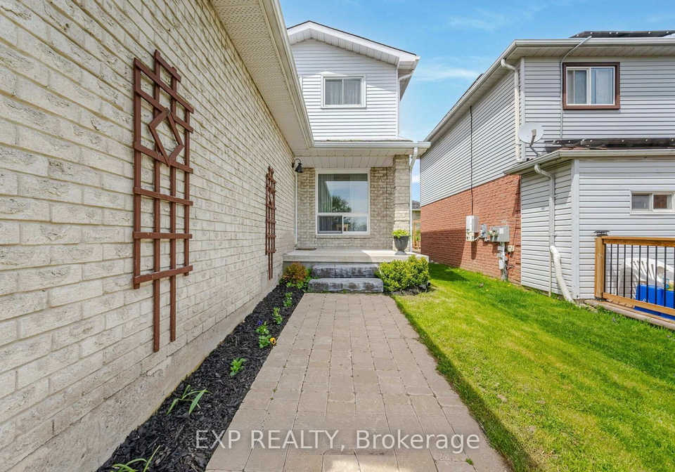 7-rak-court-bradford-west-gwillimbury-ontario-n12873454