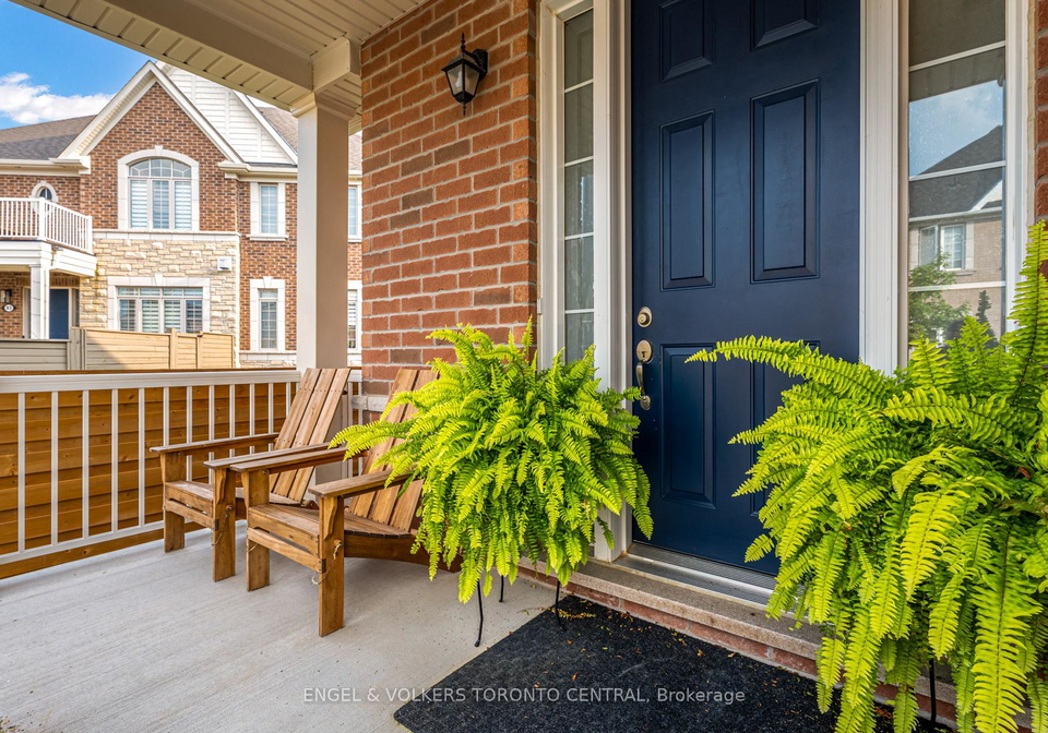 89-maple-fields-circle-aurora-ontario-n12873498