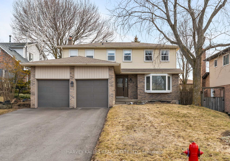 9-manning-crescent-newmarket-ontario-n12876252