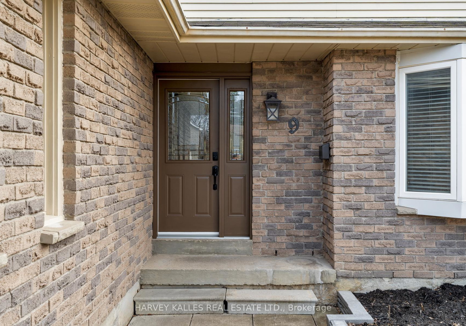 9-manning-crescent-newmarket-ontario-n12876252
