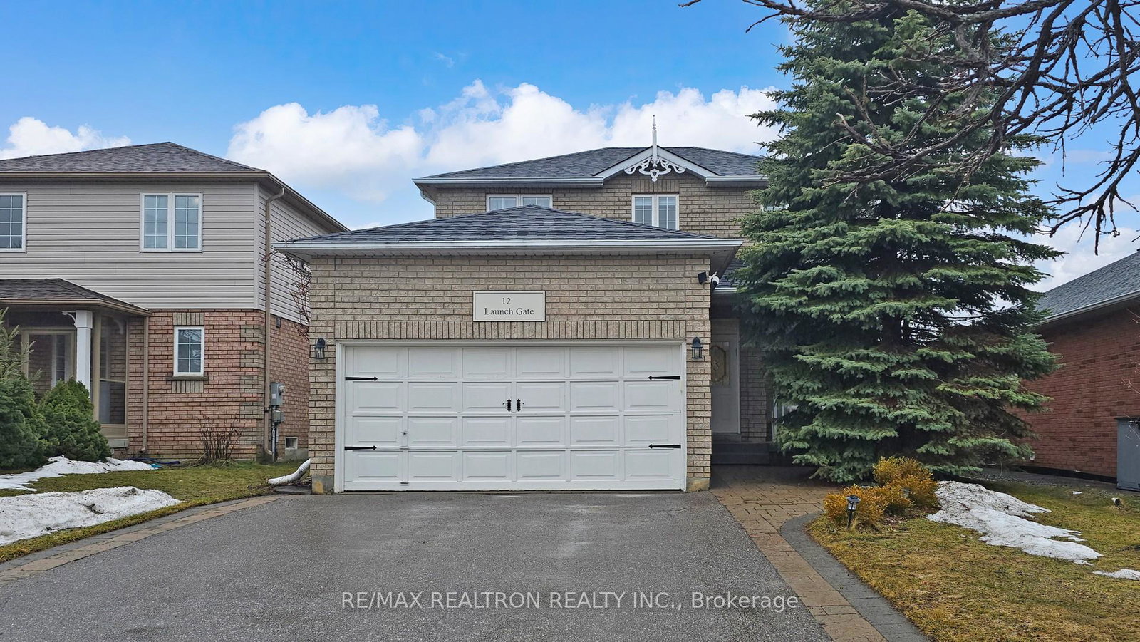12-launch-gate-richmond-hill-ontario-n12877160