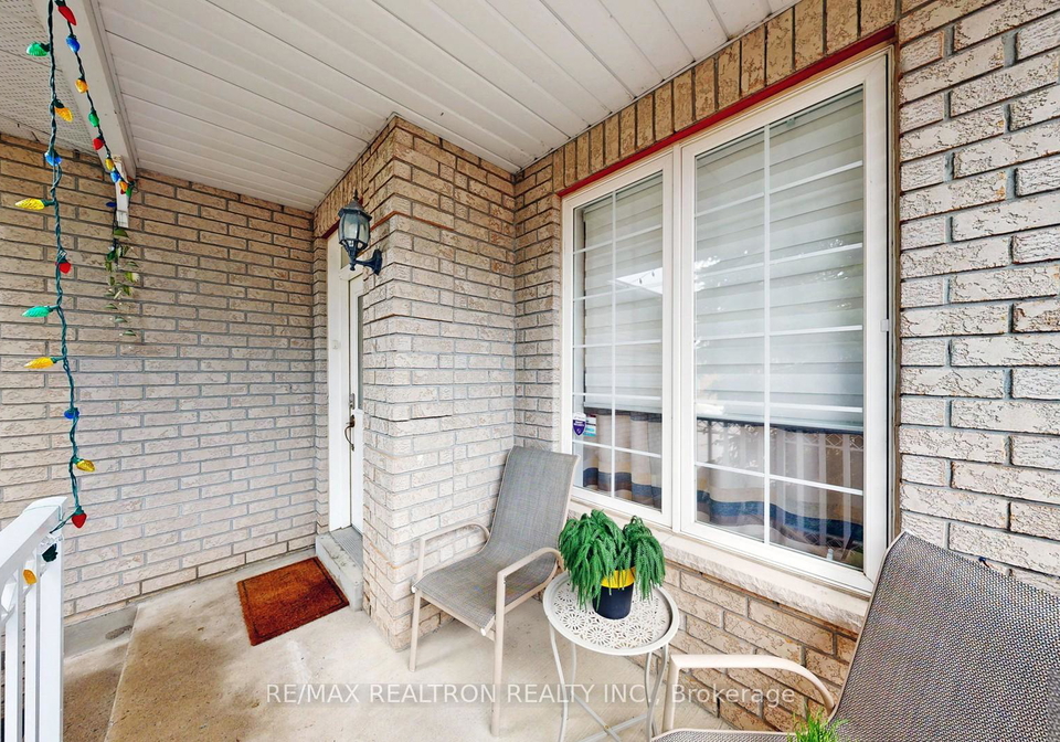 12-launch-gate-richmond-hill-ontario-n12877160