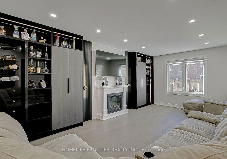 220-olde-bayview-avenue-richmond-hill-ontario-n12877972
