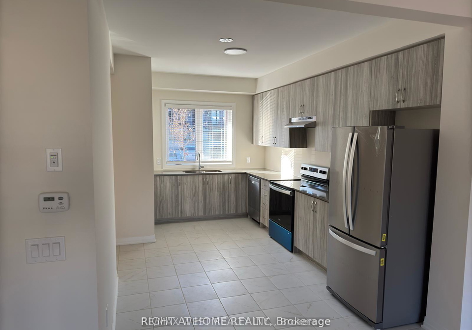 220-220-dissette-st-street-e-bradford-west-gwillimbury-ontario-n12878868