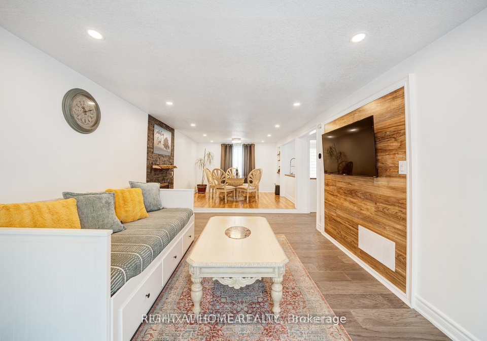 2020-kate-avenue-e-innisfil-ontario-n12878976