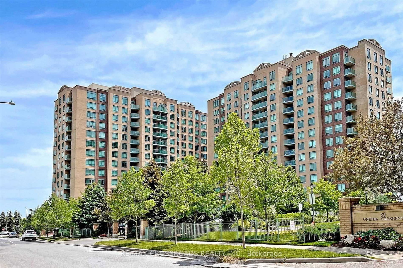 23-oneida-crescent-richmond-hill-ontario-n12879176