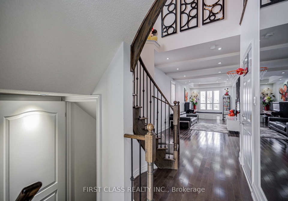 36-staglin-court-markham-ontario-n12879452