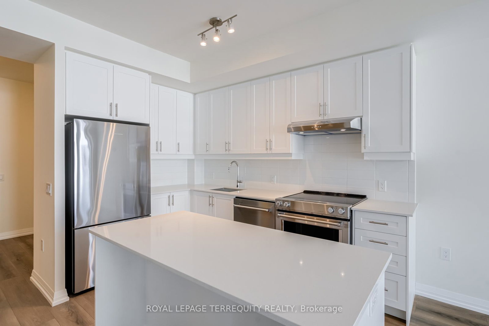 27-korda-gate-vaughan-ontario-n12883562
