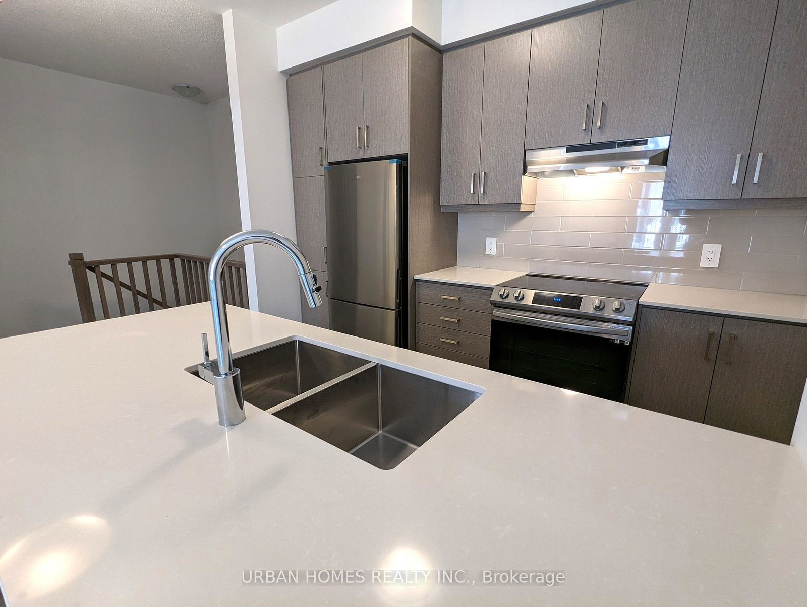 31-honeycrisp-crescent-vaughan-ontario-n12886436