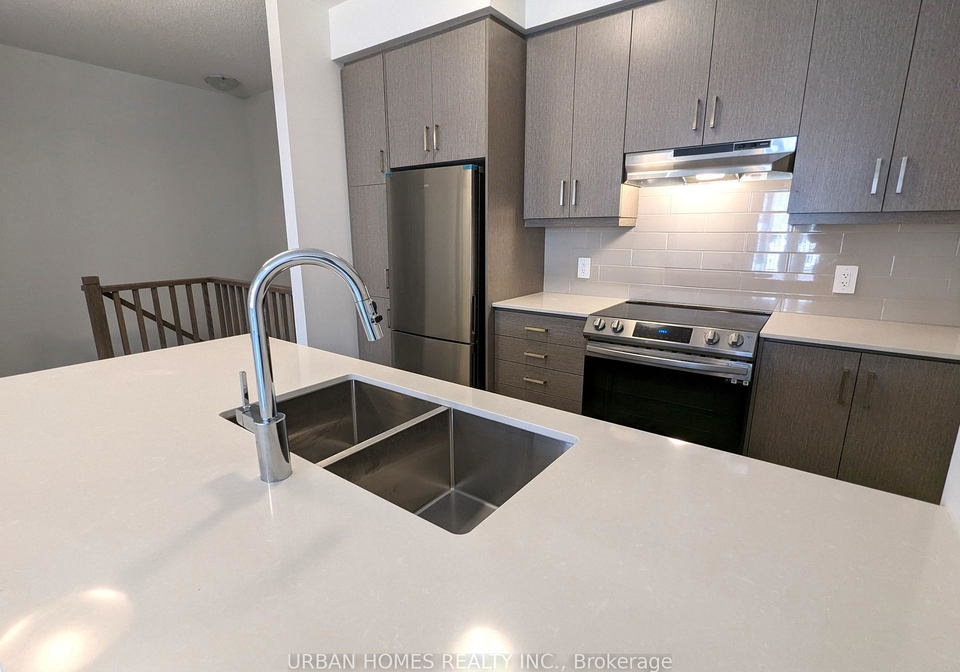 31-honeycrisp-crescent-vaughan-ontario-n12886436