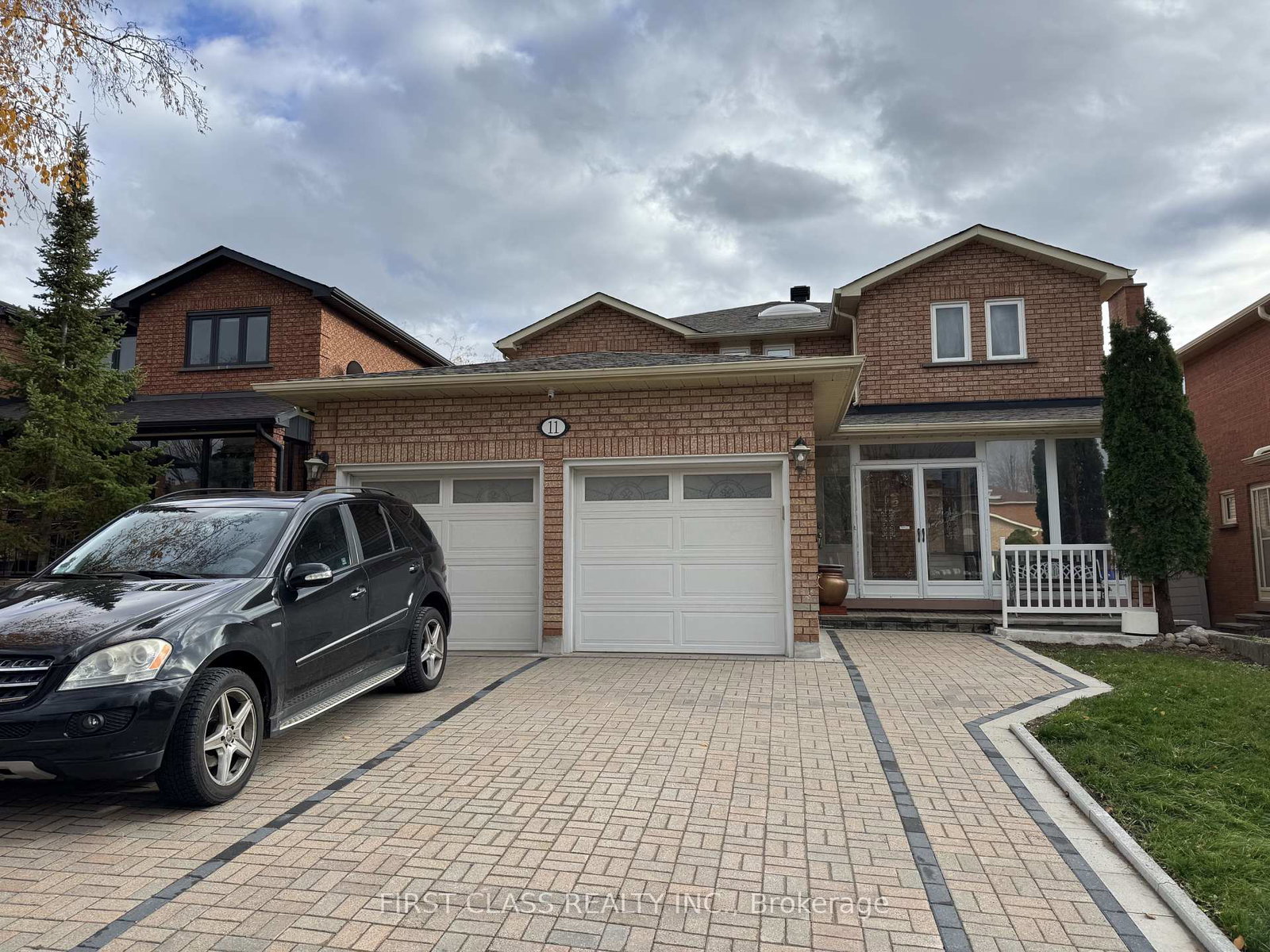 main-11-hazelmere-drive-richmond-hill-ontario-n12887352