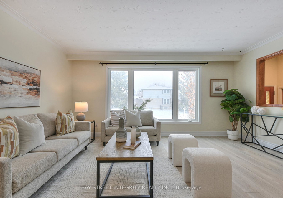 92-lewis-drive-newmarket-ontario-n12887852