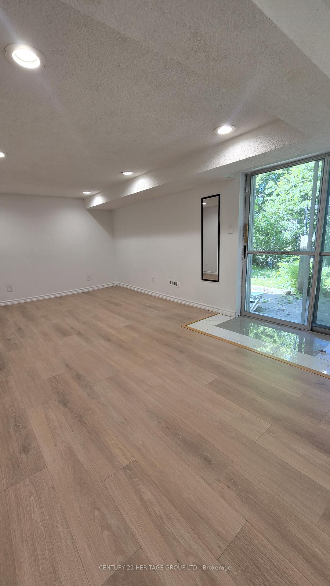 735-pam-crescent-newmarket-ontario-n12888536