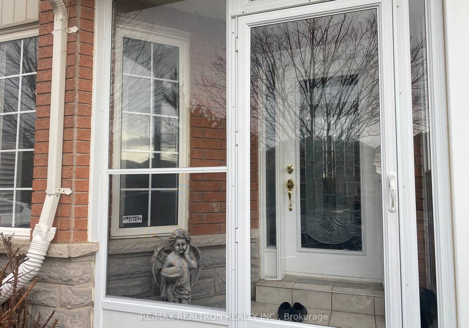 422-woodspring-avenue-newmarket-ontario-n12890850
