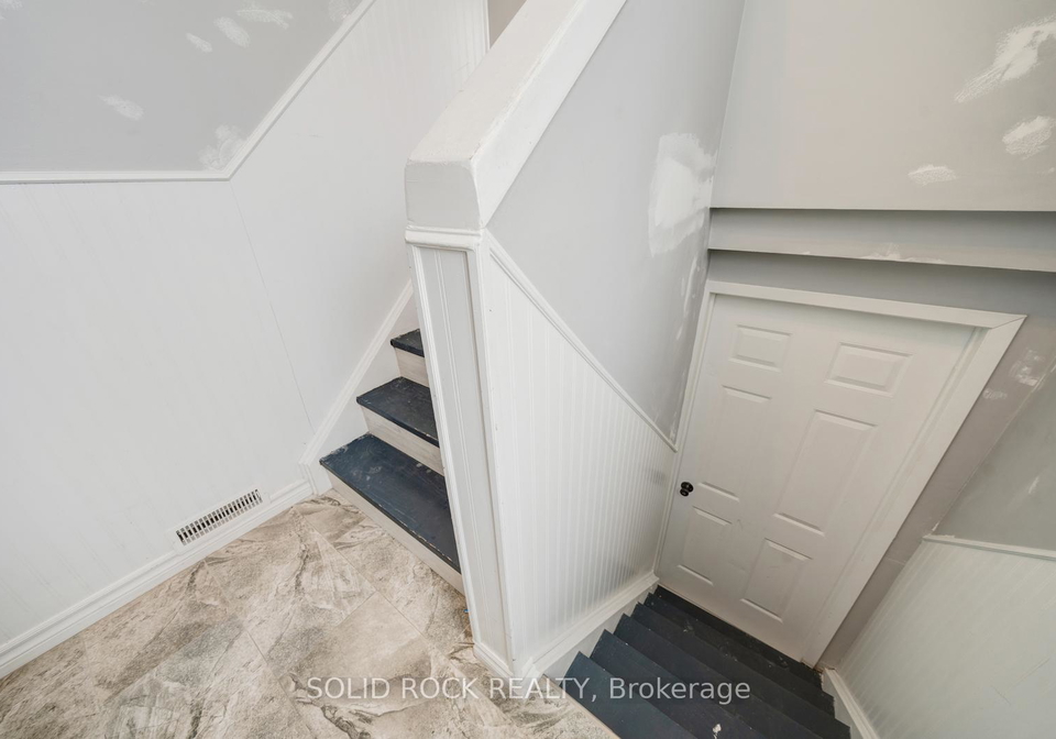 708-jackson-court-newmarket-ontario-n12902386