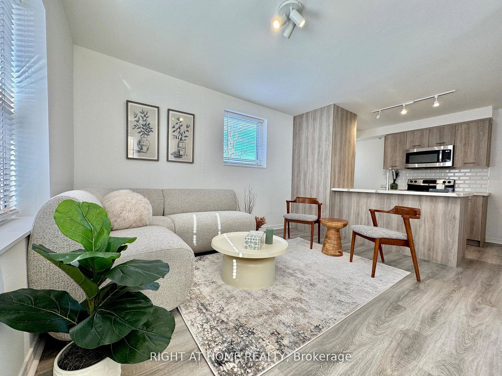 469-queen-street-newmarket-ontario-n12903586