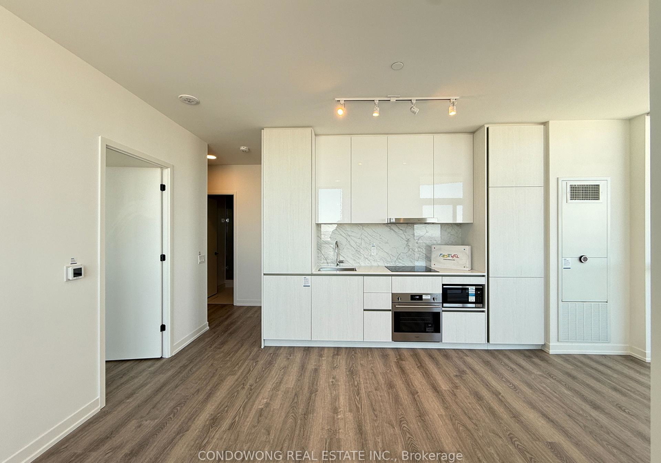 8-interchange-way-vaughan-ontario-n12906230