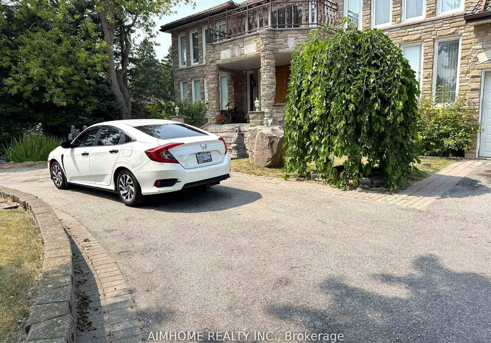 38-lee-bsmt-1-avenue-markham-ontario-n12906908