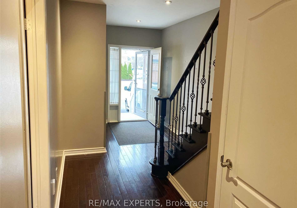 202-deepsprings-crescent-vaughan-ontario-n12910010