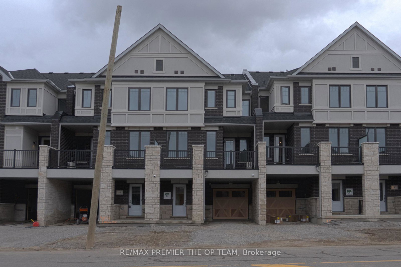 12-pierre-berton-boulevard-vaughan-ontario-n12911592