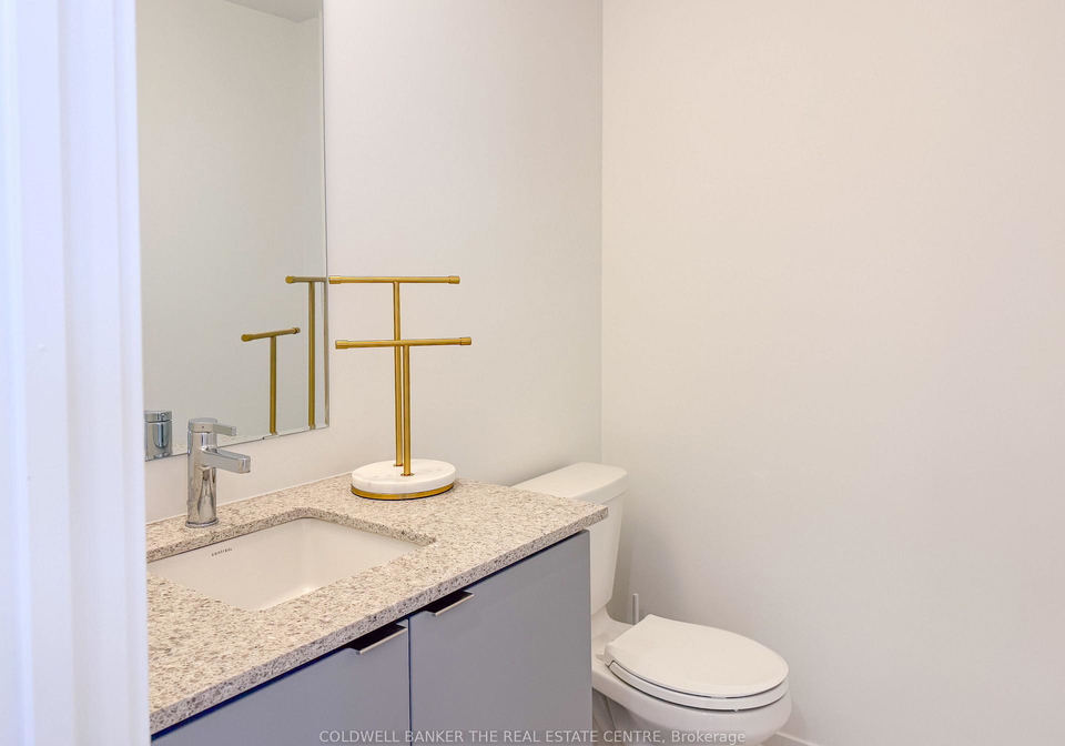 16-lytham-green-circle-newmarket-ontario-n12913442