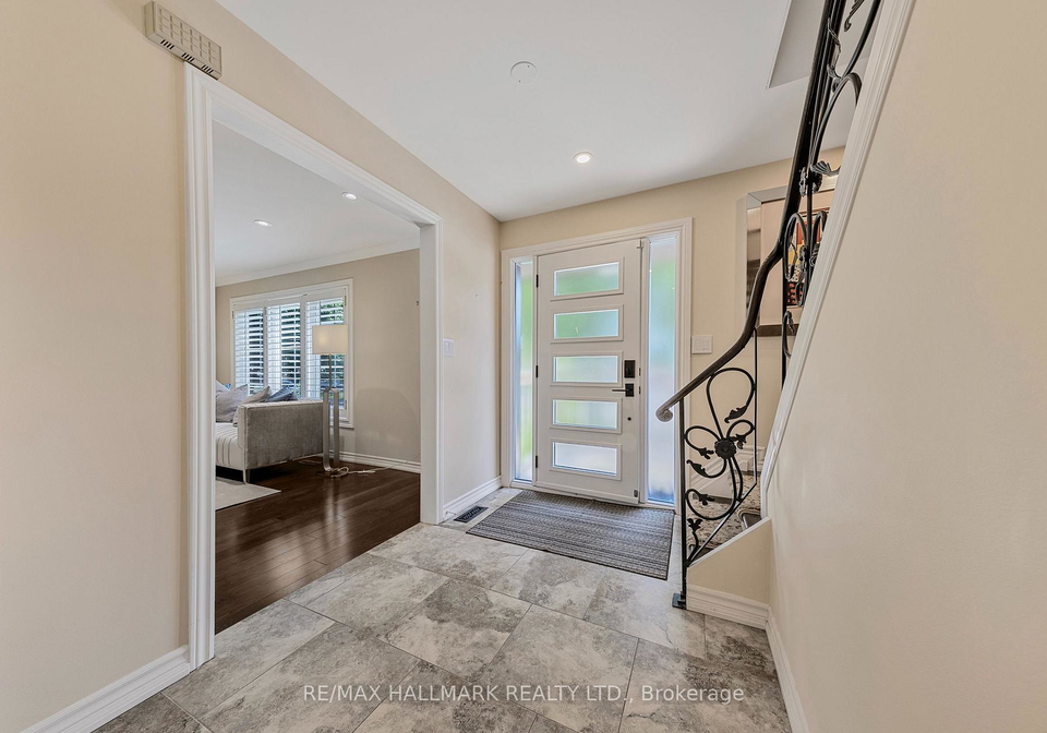 134-romfield-circuit-markham-ontario-n12914936