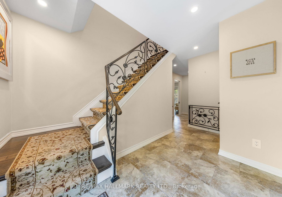 134-romfield-circuit-markham-ontario-n12914936