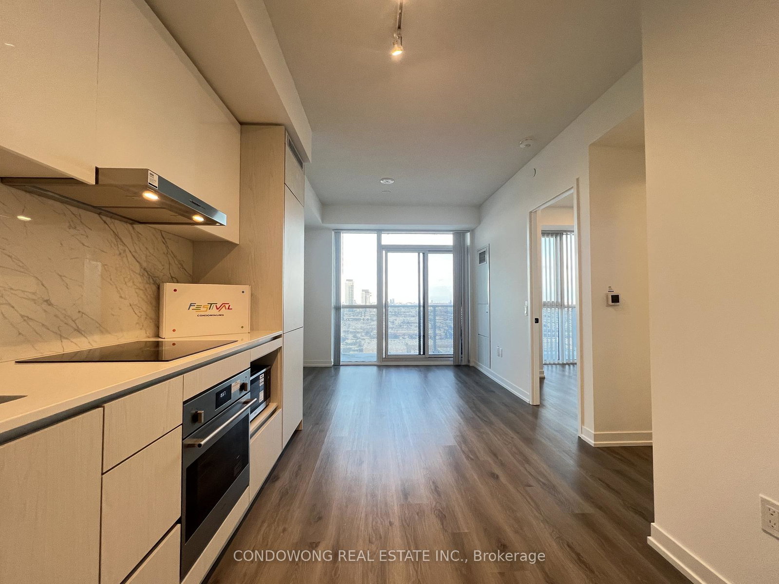 28-interchange-way-vaughan-ontario-n12917472