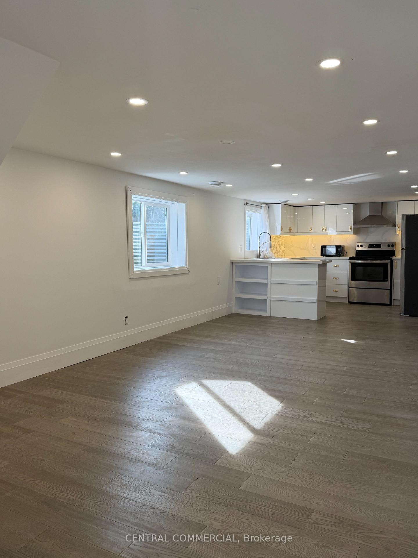 38-child-drive-n-aurora-ontario-n12921810
