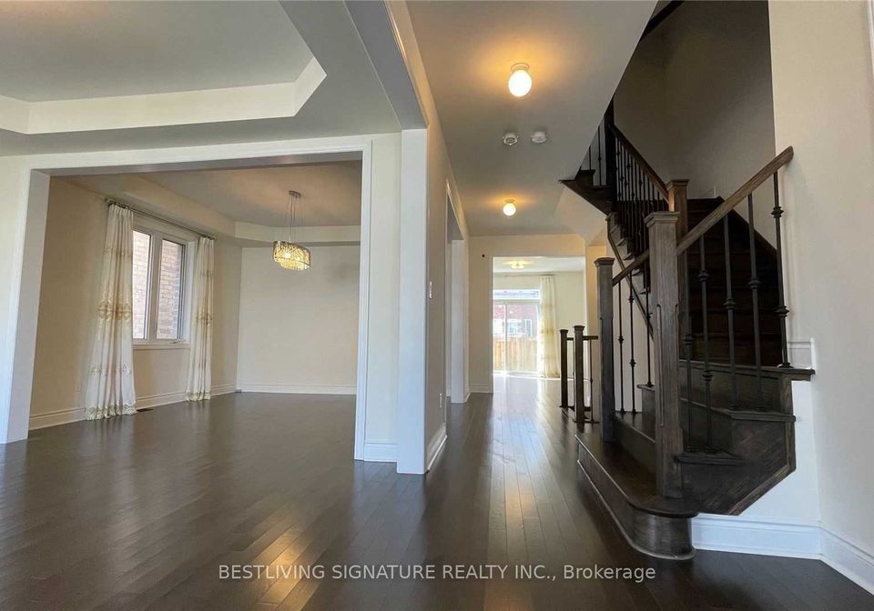 1066-harden-trail-newmarket-ontario-n12926532