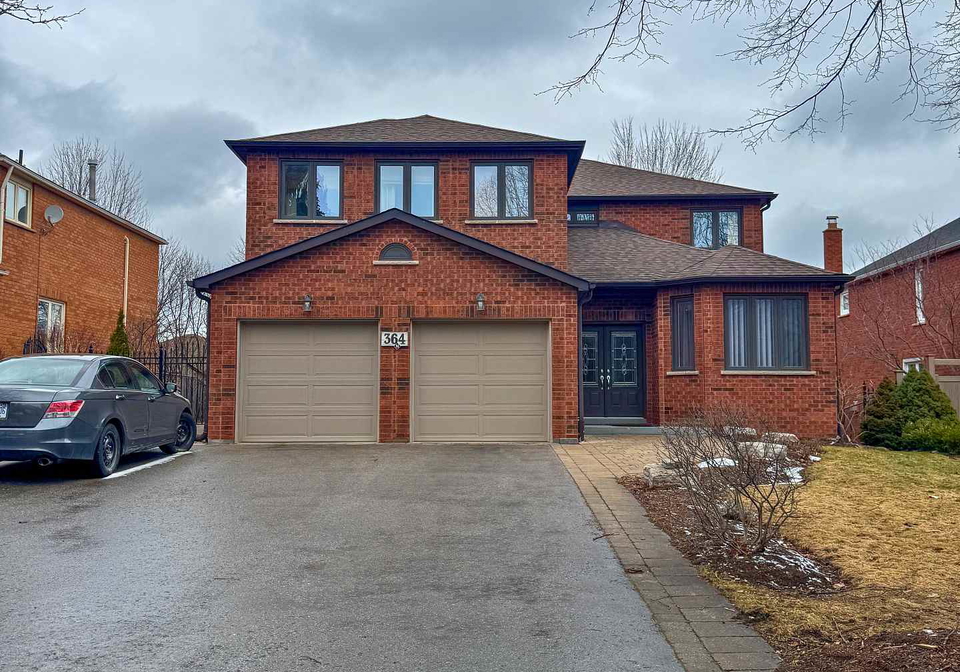 364-kirby-crescent-newmarket-ontario-n12927584