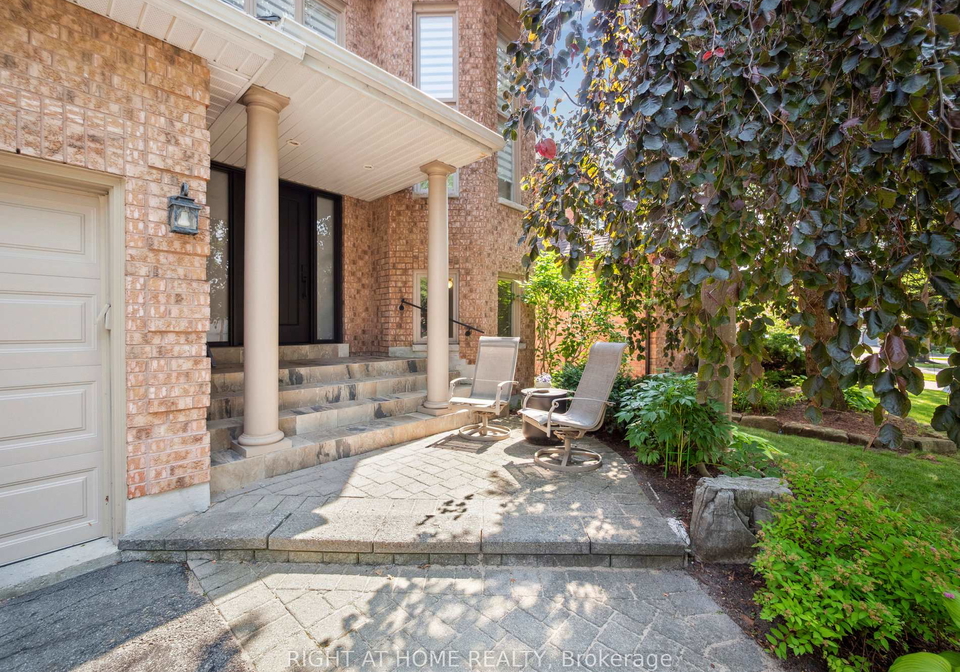 100-carlyle-crescent-aurora-ontario-n12927794