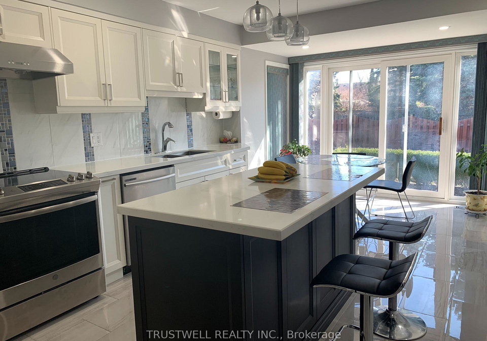 82-ferndell-circle-markham-ontario-n12931232