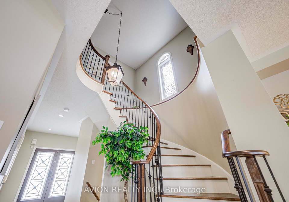 15-tacc-trail-vaughan-ontario-n12931430