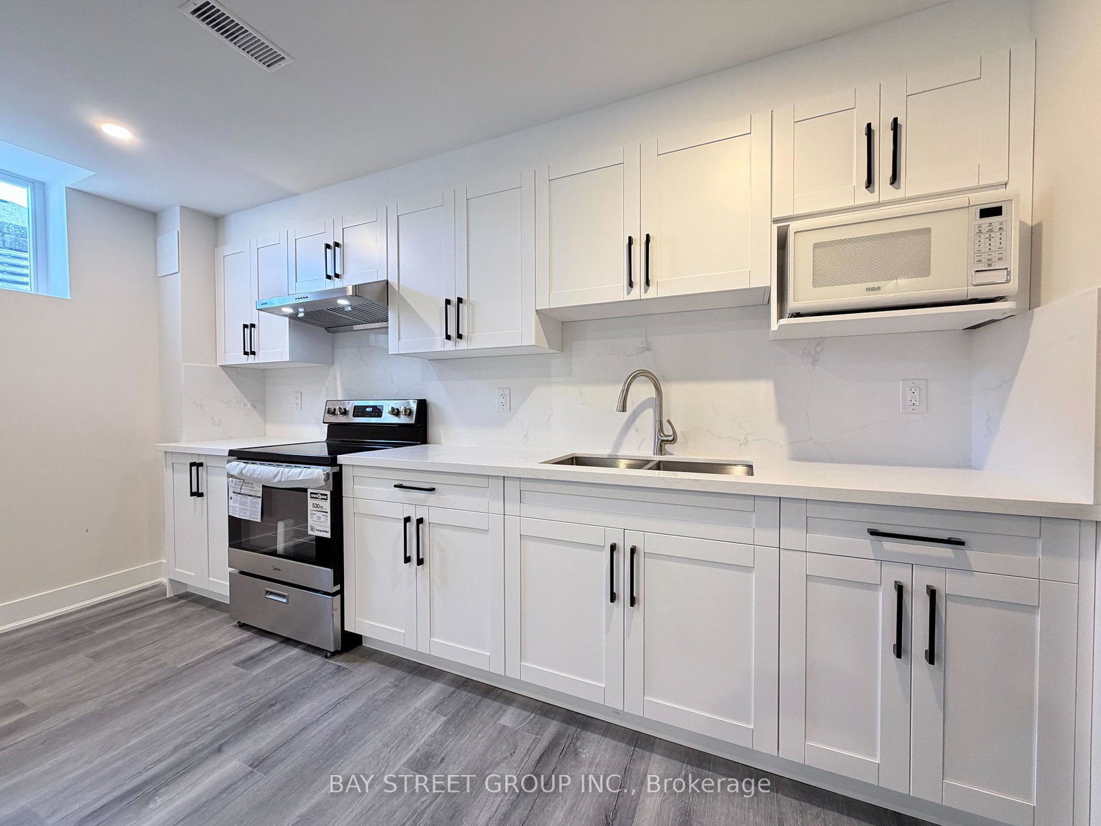 1-kenneth-ross-bend-east-gwillimbury-ontario-n12931554