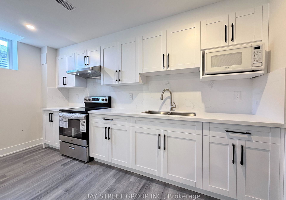 1-kenneth-ross-bend-east-gwillimbury-ontario-n12931554
