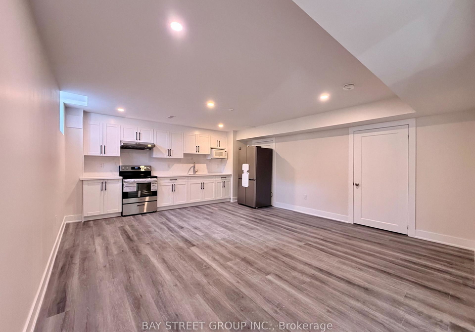 1-kenneth-ross-bend-east-gwillimbury-ontario-n12931554