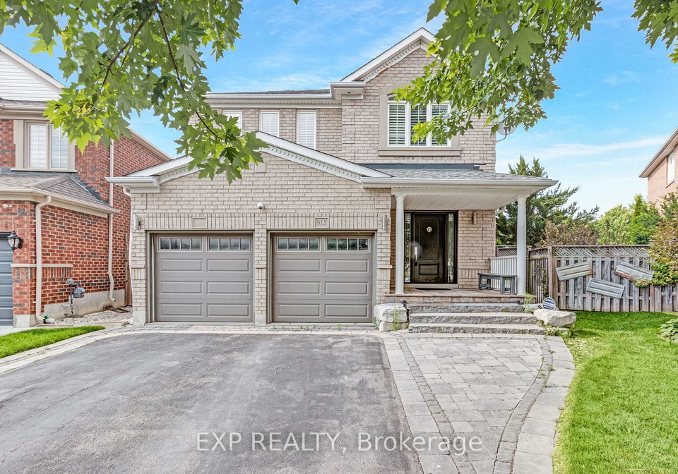915-oaktree-crescent-newmarket-ontario-n12932292