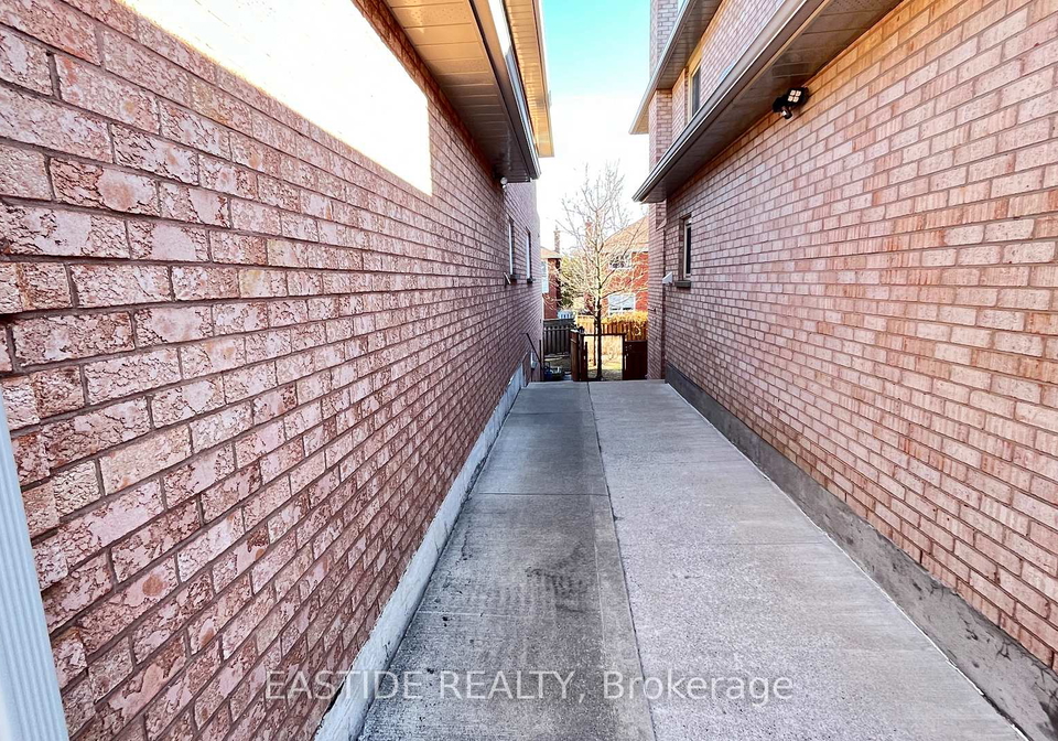 21-woodstone-avenue-richmond-hill-ontario-n12932524
