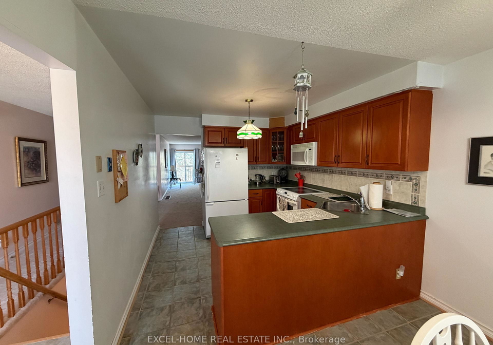 adams-court-uxbridge-ontario-n12932636
