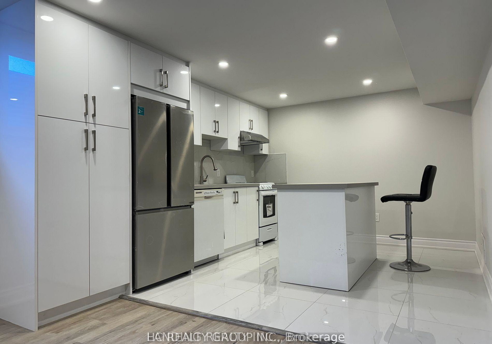 lower-2-barker-court-markham-ontario-n12933054