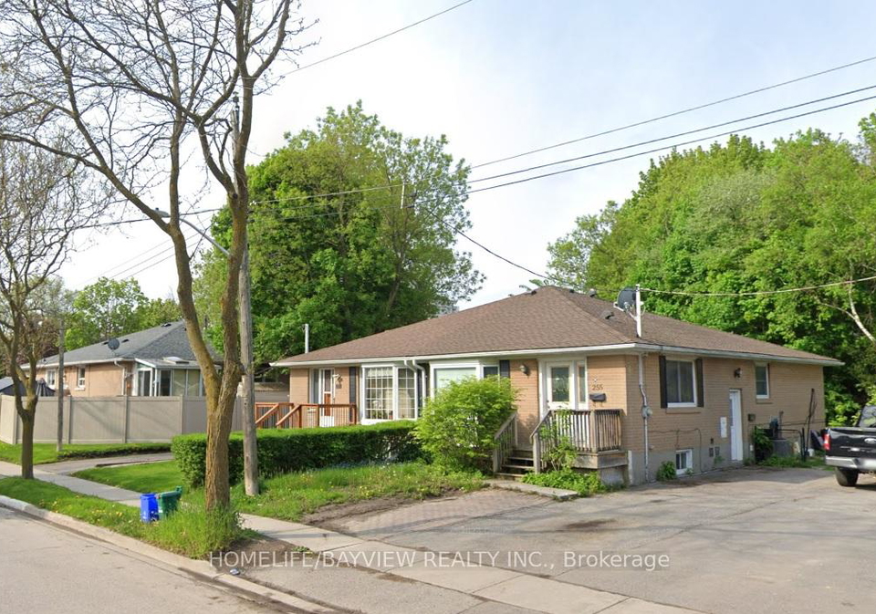 255-penn-avenue-newmarket-ontario-n12933422