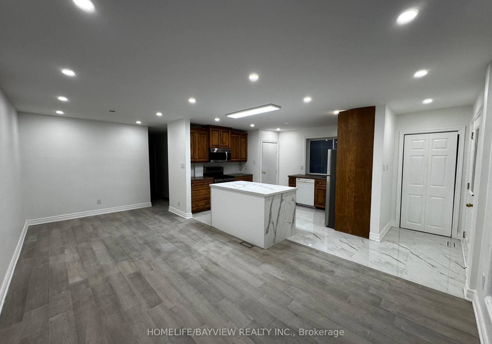 255-penn-avenue-newmarket-ontario-n12933422