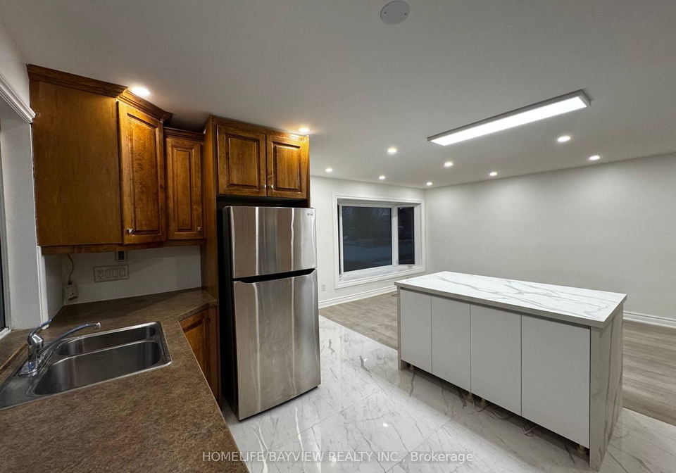 255-penn-avenue-newmarket-ontario-n12933422